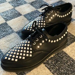 Dr. Martens Willis studded creepers